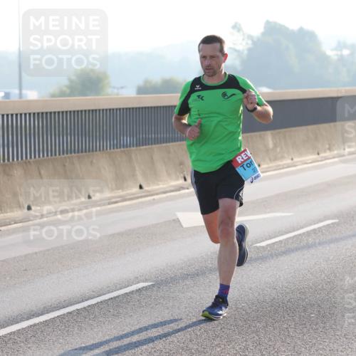 03.10.2025 - Köhlbrandbrückenlauf Lena Gebhardt http://msf.ph/oto/9049667 03.10.2025 09:13:08 Position 1 27 meine-sportfotos.de