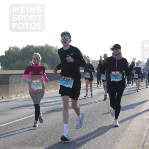 03.10.2025 - Köhlbrandbrückenlauf Jannik Wohlers http://msf.ph/oto/9049674 03.10.2025 09:18:30 Position 3 1515, 1933, 3326 meine-sportfotos.de