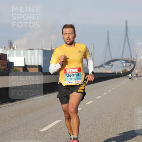 03.10.2025 - Köhlbrandbrückenlauf Jannik Wohlers http://msf.ph/oto/9049716 03.10.2025 09:34:44 Position 3 3590 meine-sportfotos.de