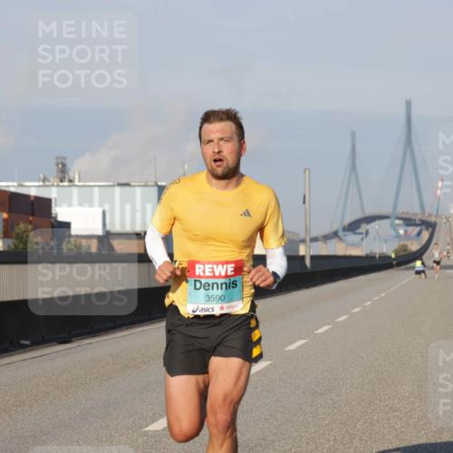 03.10.2025 - Köhlbrandbrückenlauf Jannik Wohlers http://msf.ph/oto/9049729 03.10.2025 09:34:44 Position 3 3590 meine-sportfotos.de