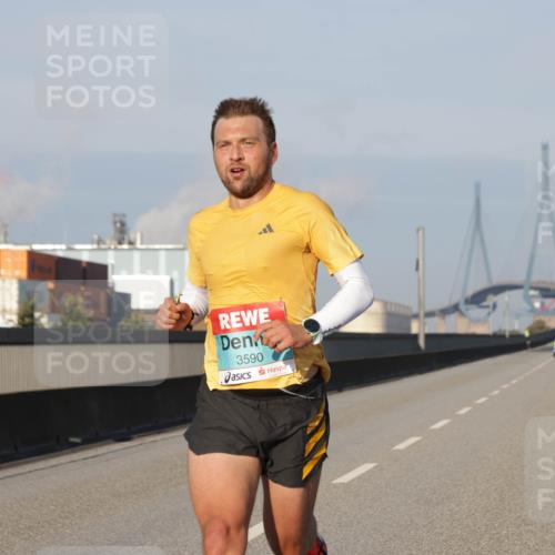 03.10.2025 - Köhlbrandbrückenlauf Jannik Wohlers http://msf.ph/oto/9049756 03.10.2025 09:34:45 Position 3 3590 meine-sportfotos.de