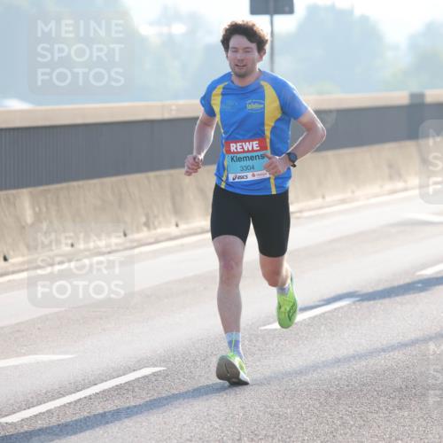 03.10.2025 - Köhlbrandbrückenlauf Lena Gebhardt http://msf.ph/oto/9049758 03.10.2025 09:13:13 Position 1 3304 meine-sportfotos.de