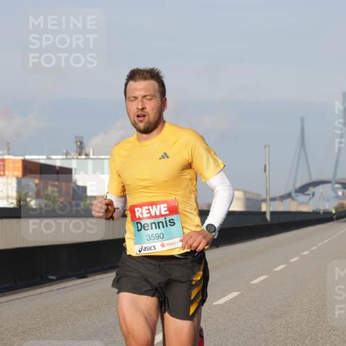 03.10.2025 - Köhlbrandbrückenlauf Jannik Wohlers http://msf.ph/oto/9049763 03.10.2025 09:34:45 Position 3 3590 meine-sportfotos.de