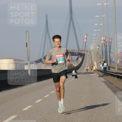 03.10.2025 - Köhlbrandbrückenlauf Jannik Wohlers http://msf.ph/oto/9049807 03.10.2025 09:35:03 Position 3 3782 meine-sportfotos.de