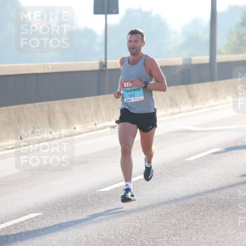 03.10.2025 - Köhlbrandbrückenlauf Lena Gebhardt http://msf.ph/oto/9049815 03.10.2025 09:13:16 Position 1 1022, 3463 meine-sportfotos.de