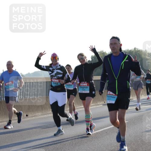 03.10.2025 - Köhlbrandbrückenlauf Jannik Wohlers http://msf.ph/oto/9049846 03.10.2025 09:18:34 Position 3 1325, 1636, 1307 meine-sportfotos.de