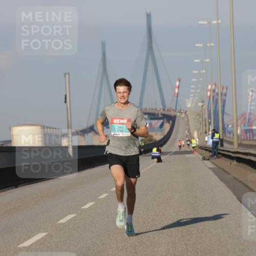 03.10.2025 - Köhlbrandbrückenlauf Jannik Wohlers http://msf.ph/oto/9049853 03.10.2025 09:35:03 Position 3 3782 meine-sportfotos.de