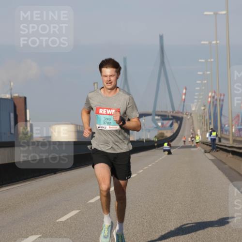 03.10.2025 - Köhlbrandbrückenlauf Jannik Wohlers http://msf.ph/oto/9049909 03.10.2025 09:35:05 Position 3 3782 meine-sportfotos.de