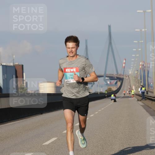 03.10.2025 - Köhlbrandbrückenlauf Jannik Wohlers http://msf.ph/oto/9049922 03.10.2025 09:35:05 Position 3 3782 meine-sportfotos.de
