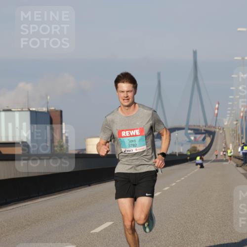 03.10.2025 - Köhlbrandbrückenlauf Jannik Wohlers http://msf.ph/oto/9049941 03.10.2025 09:35:05 Position 3 3782 meine-sportfotos.de