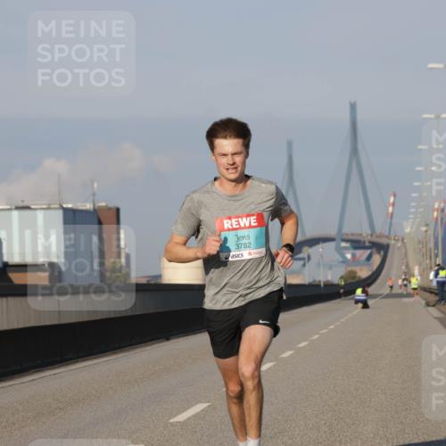 03.10.2025 - Köhlbrandbrückenlauf Jannik Wohlers http://msf.ph/oto/9049956 03.10.2025 09:35:05 Position 3 3782 meine-sportfotos.de