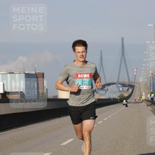 03.10.2025 - Köhlbrandbrückenlauf Jannik Wohlers http://msf.ph/oto/9049969 03.10.2025 09:35:05 Position 3 3782 meine-sportfotos.de