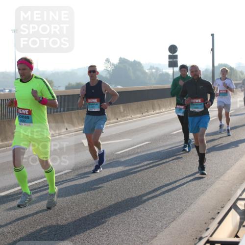 03.10.2025 - Köhlbrandbrückenlauf Lena Gebhardt http://msf.ph/oto/9049984 03.10.2025 09:13:33 Position 1 3082, 1026 meine-sportfotos.de