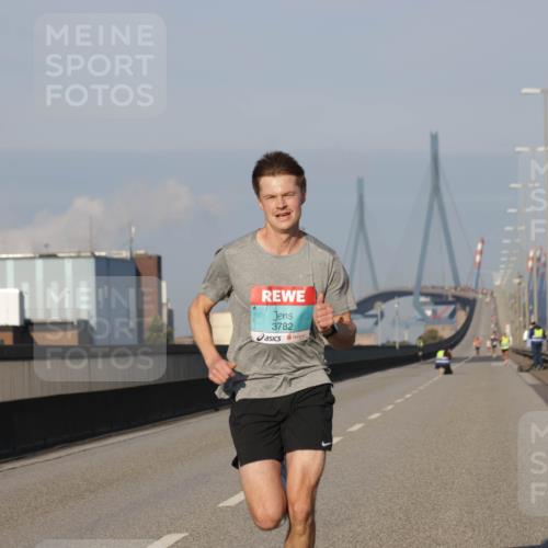 03.10.2025 - Köhlbrandbrückenlauf Jannik Wohlers http://msf.ph/oto/9049987 03.10.2025 09:35:05 Position 3 3782 meine-sportfotos.de