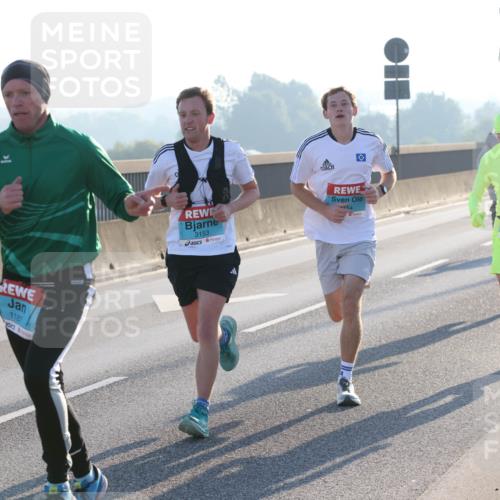 03.10.2025 - Köhlbrandbrückenlauf Lena Gebhardt http://msf.ph/oto/9050042 03.10.2025 09:13:35 Position 1 1187, 3153, 154, 3460 meine-sportfotos.de