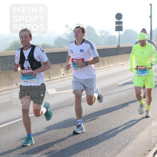 03.10.2025 - Köhlbrandbrückenlauf Lena Gebhardt http://msf.ph/oto/9050047 03.10.2025 09:13:35 Position 1 3153, 31, 3460 meine-sportfotos.de