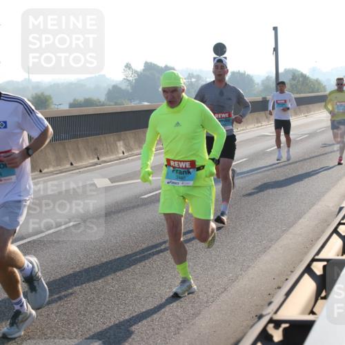 03.10.2025 - Köhlbrandbrückenlauf Lena Gebhardt http://msf.ph/oto/9050076 03.10.2025 09:13:36 Position 1 3154, 3460 meine-sportfotos.de