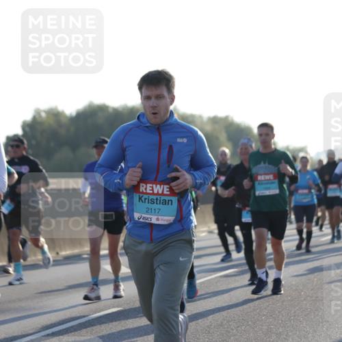 03.10.2025 - Köhlbrandbrückenlauf Jannik Wohlers http://msf.ph/oto/9050092 03.10.2025 09:18:38 Position 3 2117 meine-sportfotos.de