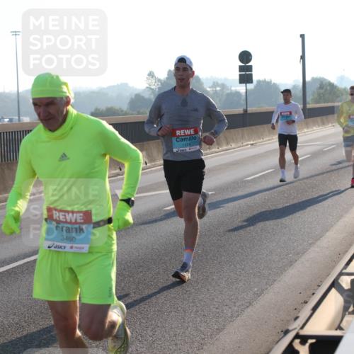 03.10.2025 - Köhlbrandbrückenlauf Lena Gebhardt http://msf.ph/oto/9050116 03.10.2025 09:13:37 Position 1 3460, 1174 meine-sportfotos.de