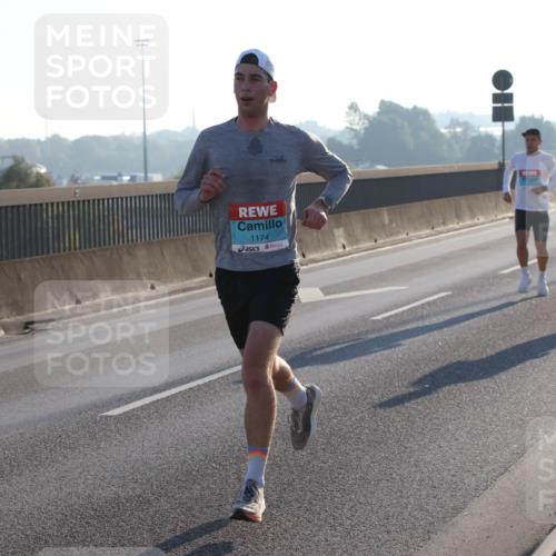 03.10.2025 - Köhlbrandbrückenlauf Lena Gebhardt http://msf.ph/oto/9050138 03.10.2025 09:13:38 Position 1 1174 meine-sportfotos.de