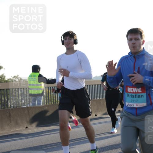 03.10.2025 - Köhlbrandbrückenlauf Jannik Wohlers http://msf.ph/oto/9050141 03.10.2025 09:18:39 Position 3 2117, 18 meine-sportfotos.de