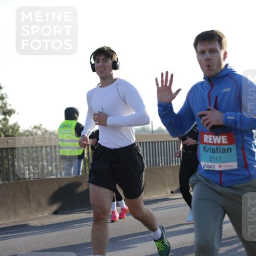03.10.2025 - Köhlbrandbrückenlauf Jannik Wohlers http://msf.ph/oto/9050152 03.10.2025 09:18:39 Position 3 2117 meine-sportfotos.de
