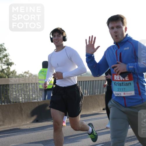 03.10.2025 - Köhlbrandbrückenlauf Jannik Wohlers http://msf.ph/oto/9050160 03.10.2025 09:18:39 Position 3 2117 meine-sportfotos.de