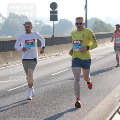 03.10.2025 - Köhlbrandbrückenlauf Lena Gebhardt http://msf.ph/oto/9050163 03.10.2025 09:13:39 Position 1 2176, 1044 meine-sportfotos.de