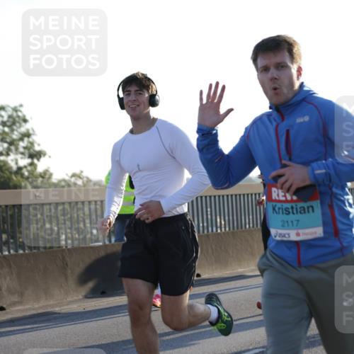 03.10.2025 - Köhlbrandbrückenlauf Jannik Wohlers http://msf.ph/oto/9050175 03.10.2025 09:18:39 Position 3 2117 meine-sportfotos.de