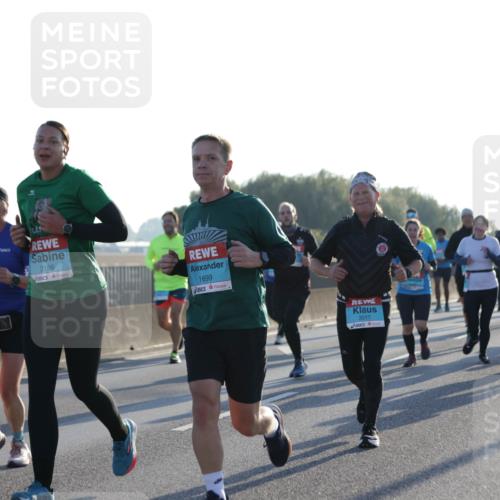 03.10.2025 - Köhlbrandbrückenlauf Jannik Wohlers http://msf.ph/oto/9050199 03.10.2025 09:18:41 Position 3 3186, 1699, 2939, 3017 meine-sportfotos.de