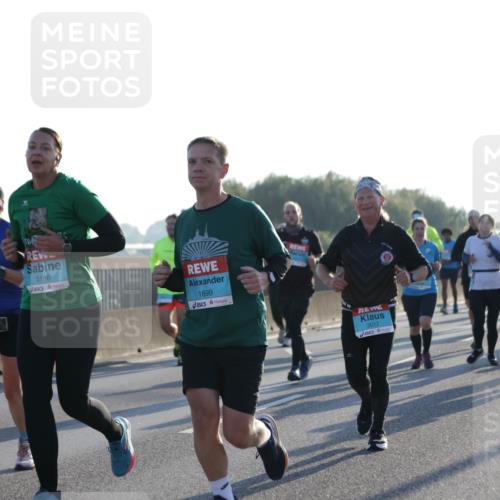 03.10.2025 - Köhlbrandbrückenlauf Jannik Wohlers http://msf.ph/oto/9050209 03.10.2025 09:18:41 Position 3 3186, 1699, 2939, 3017 meine-sportfotos.de