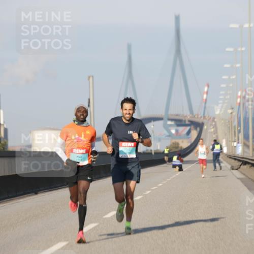 03.10.2025 - Köhlbrandbrückenlauf Jannik Wohlers http://msf.ph/oto/9050222 03.10.2025 09:35:51 Position 3 3714, 3760 meine-sportfotos.de