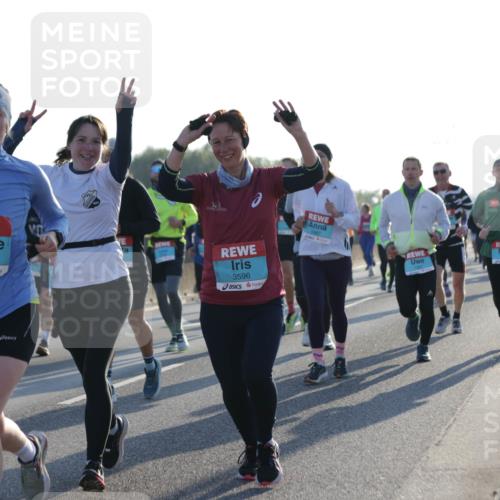 03.10.2025 - Köhlbrandbrückenlauf Jannik Wohlers http://msf.ph/oto/9050283 03.10.2025 09:18:44 Position 3 7, 3539, 3596, 1387 meine-sportfotos.de