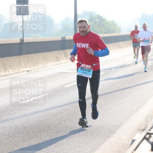 03.10.2025 - Köhlbrandbrückenlauf Lena Gebhardt http://msf.ph/oto/9050299 03.10.2025 09:13:52 Position 1 3401, 5 meine-sportfotos.de