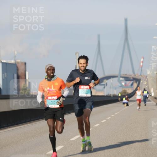 03.10.2025 - Köhlbrandbrückenlauf Jannik Wohlers http://msf.ph/oto/9050309 03.10.2025 09:35:52 Position 3 3714, 3760 meine-sportfotos.de