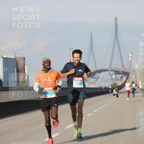 03.10.2025 - Köhlbrandbrückenlauf Jannik Wohlers http://msf.ph/oto/9050316 03.10.2025 09:35:52 Position 3 3714, 3760 meine-sportfotos.de