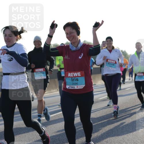 03.10.2025 - Köhlbrandbrückenlauf Jannik Wohlers http://msf.ph/oto/9050320 03.10.2025 09:18:44 Position 3 1338, 3596, 1367 meine-sportfotos.de