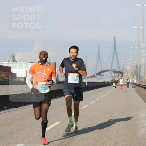 03.10.2025 - Köhlbrandbrückenlauf Jannik Wohlers http://msf.ph/oto/9050353 03.10.2025 09:35:54 Position 3 3714, 3760 meine-sportfotos.de