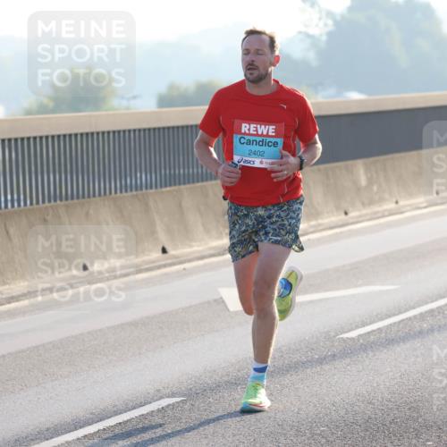 03.10.2025 - Köhlbrandbrückenlauf Lena Gebhardt http://msf.ph/oto/9050368 03.10.2025 09:14:01 Position 1 2402 meine-sportfotos.de