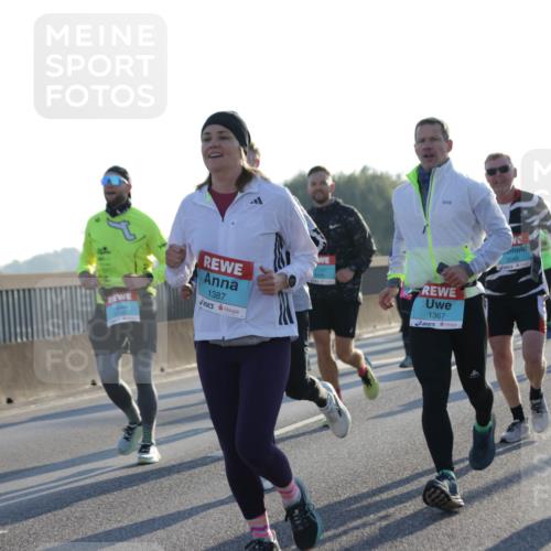 03.10.2025 - Köhlbrandbrückenlauf Jannik Wohlers http://msf.ph/oto/9050404 03.10.2025 09:18:45 Position 3 1387, 1367, 3540, 3238 meine-sportfotos.de