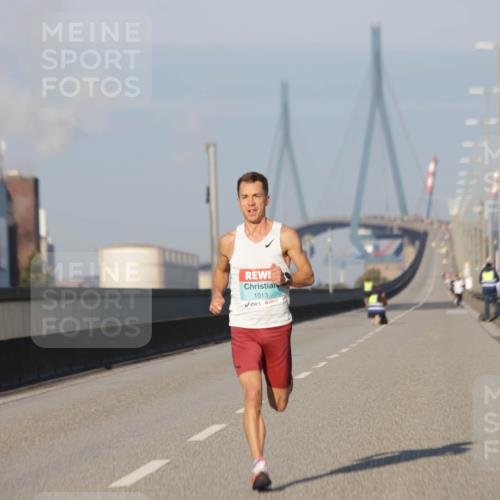 03.10.2025 - Köhlbrandbrückenlauf Jannik Wohlers http://msf.ph/oto/9050473 03.10.2025 09:36:04 Position 3 1013 meine-sportfotos.de