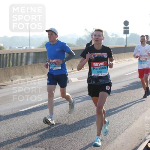 03.10.2025 - Köhlbrandbrückenlauf Lena Gebhardt http://msf.ph/oto/9050492 03.10.2025 09:14:17 Position 1 3248, 3008 meine-sportfotos.de