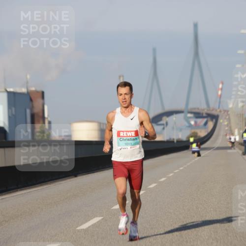 03.10.2025 - Köhlbrandbrückenlauf Jannik Wohlers http://msf.ph/oto/9050527 03.10.2025 09:36:05 Position 3 1013 meine-sportfotos.de