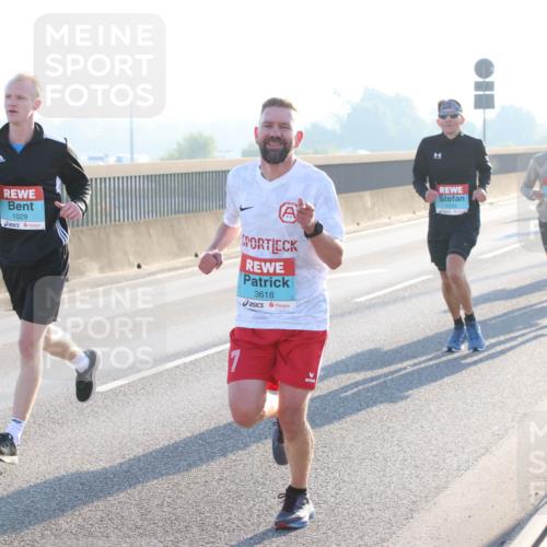 03.10.2025 - Köhlbrandbrückenlauf Lena Gebhardt http://msf.ph/oto/9050529 03.10.2025 09:14:19 Position 1 1029, 3618, 7, 1034 meine-sportfotos.de