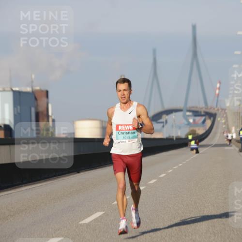 03.10.2025 - Köhlbrandbrückenlauf Jannik Wohlers http://msf.ph/oto/9050532 03.10.2025 09:36:05 Position 3 1013 meine-sportfotos.de