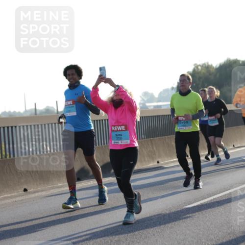 03.10.2025 - Köhlbrandbrückenlauf Jannik Wohlers http://msf.ph/oto/9050540 03.10.2025 09:18:48 Position 3 3123, 3735, 1663, 1843 meine-sportfotos.de