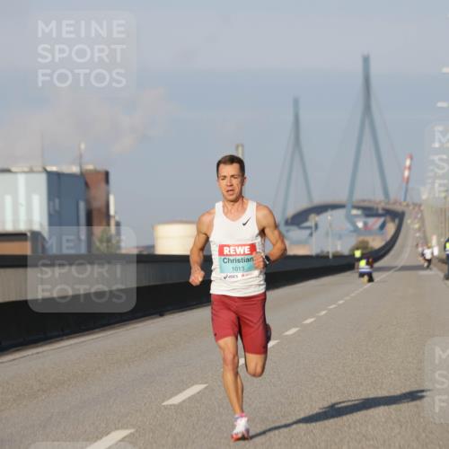 03.10.2025 - Köhlbrandbrückenlauf Jannik Wohlers http://msf.ph/oto/9050546 03.10.2025 09:36:05 Position 3 1013 meine-sportfotos.de