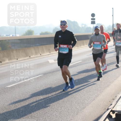 03.10.2025 - Köhlbrandbrückenlauf Lena Gebhardt http://msf.ph/oto/9050555 03.10.2025 09:14:20 Position 1 1034 meine-sportfotos.de