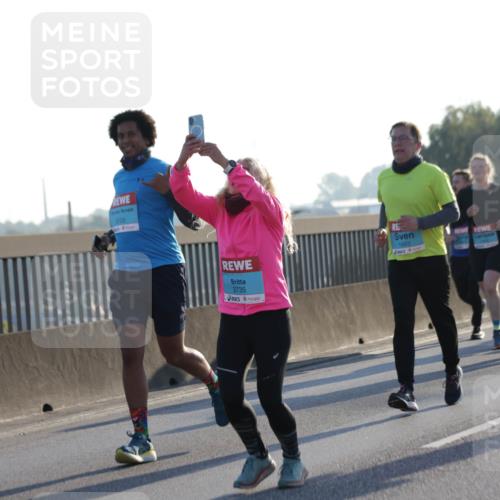 03.10.2025 - Köhlbrandbrückenlauf Jannik Wohlers http://msf.ph/oto/9050556 03.10.2025 09:18:48 Position 3 3123, 3735, 1663 meine-sportfotos.de