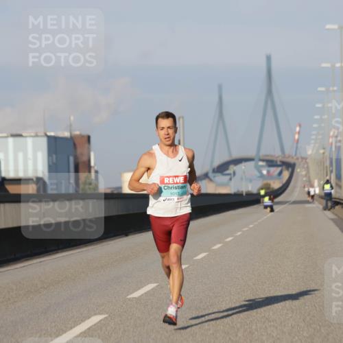 03.10.2025 - Köhlbrandbrückenlauf Jannik Wohlers http://msf.ph/oto/9050572 03.10.2025 09:36:05 Position 3 1013 meine-sportfotos.de